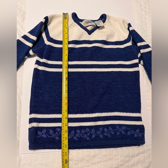 Vintage Northern Getaway rose sweater - Picture 9 of 9